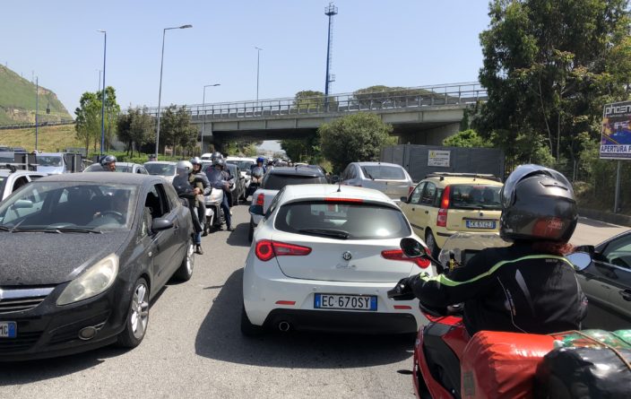 Allgemeine Verkehrslage in Neapel