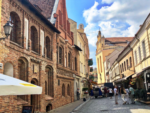 Straßenbild in der Altstadt von Vilnius