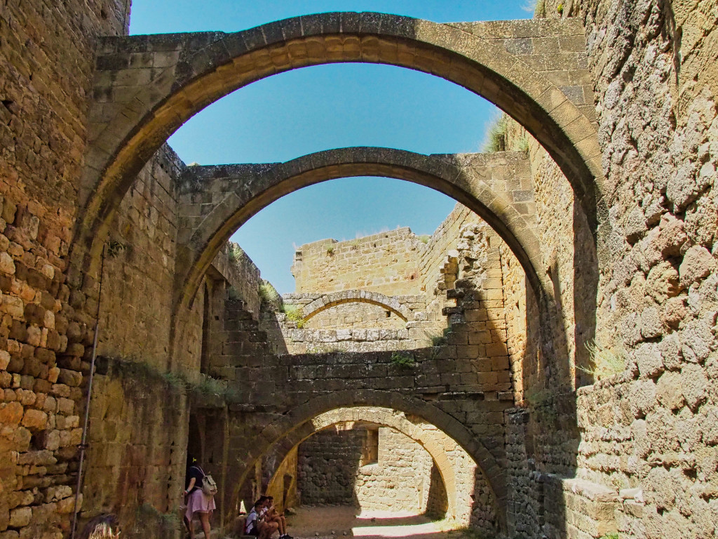 Castillo de Loarre - Haltebögen für die Gebäudeebenen