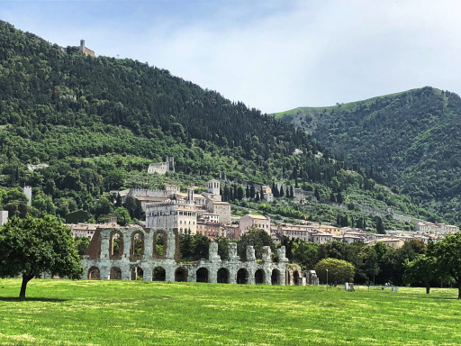 Blick auf die Stadt Gubbio