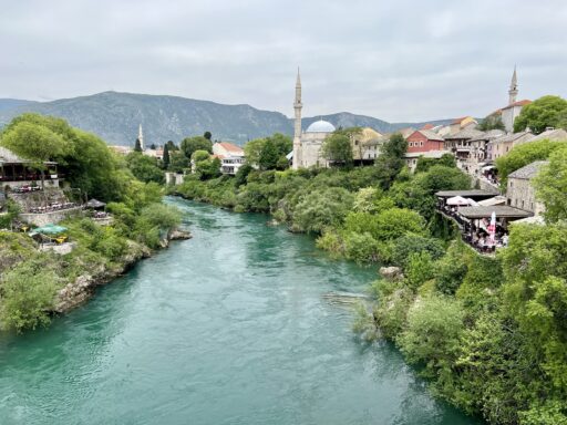 Blick von der Stari Most auf die Neretva