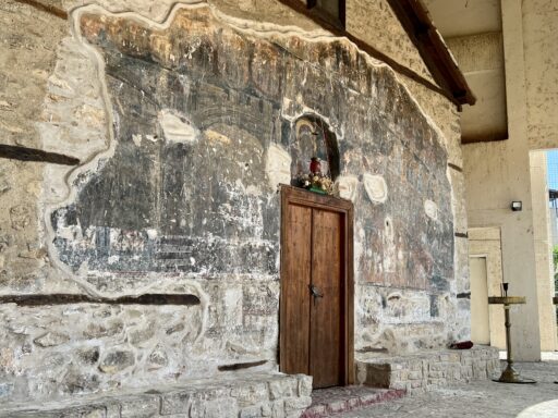 Eine der unzähligen alten Kirchen in Kastoria