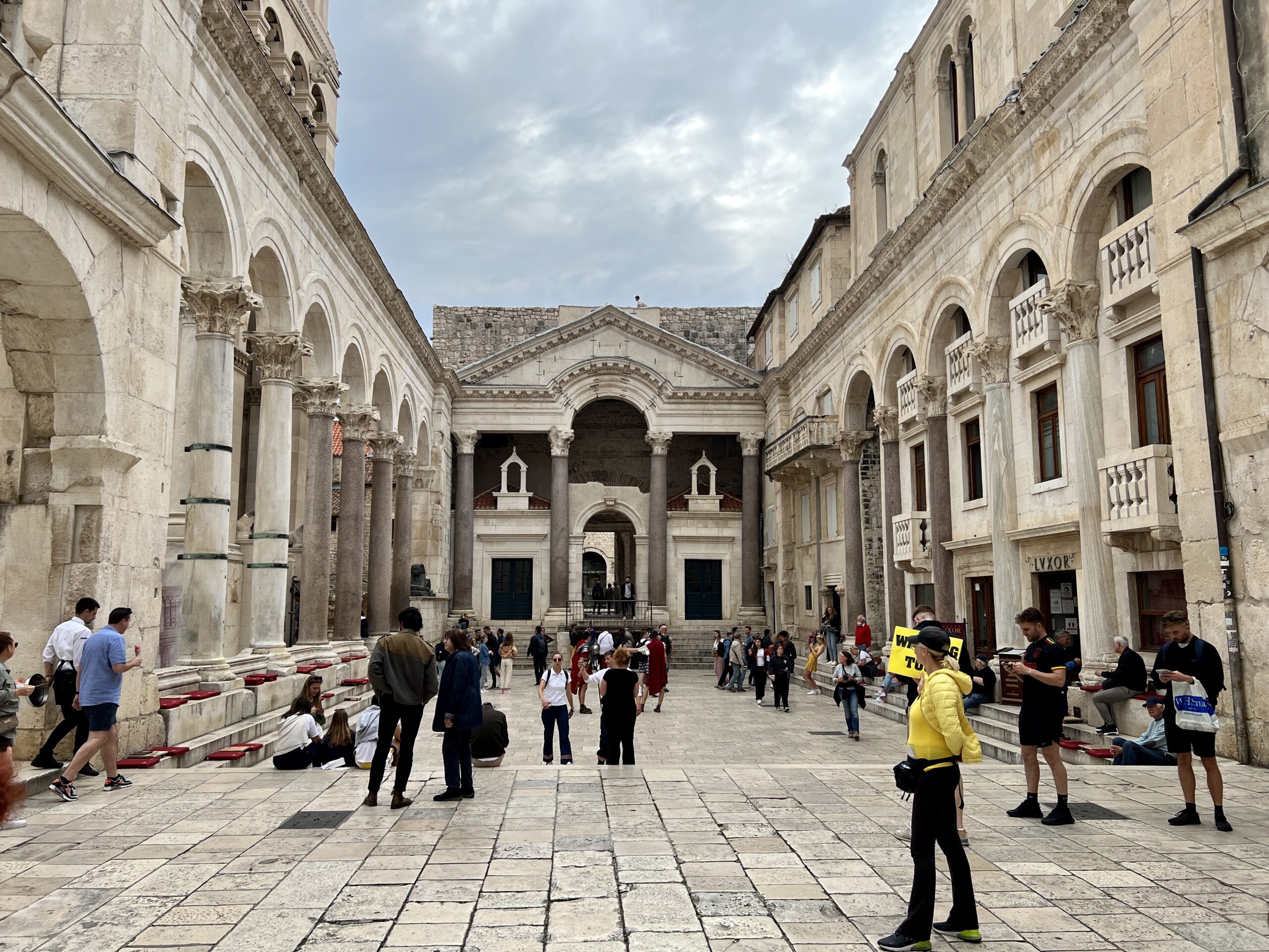Peristyl des Palastes
