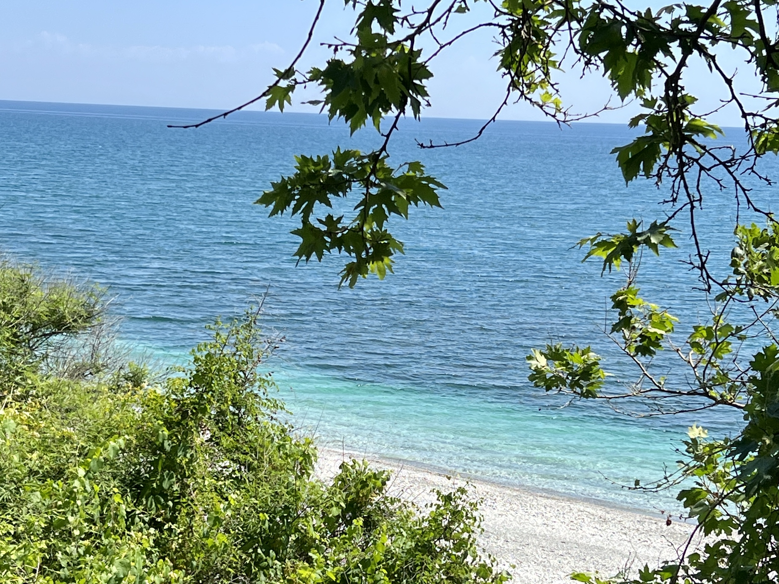 Blick von der Küstenstraße auf die Ägäische See