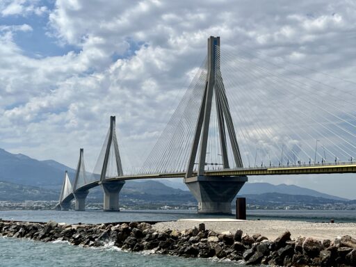 Rio-Andirrio-Brücke am Golf von Korinth