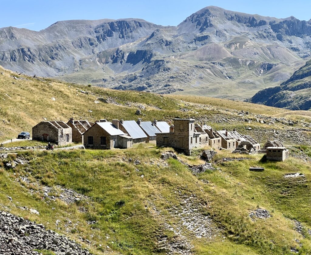Camp des Fourches an der Südrampe des Bonette