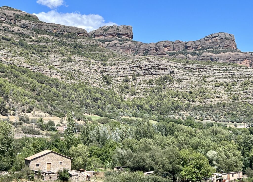 Landschaft hinter La Pobla de Segur