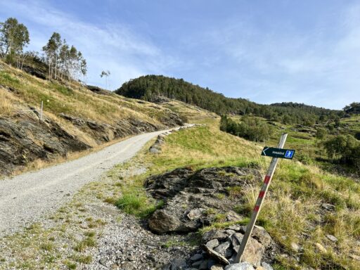 Schotterweg zum Himakånå