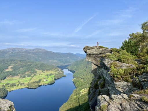 Der Himakånå (Little Trolltunga)