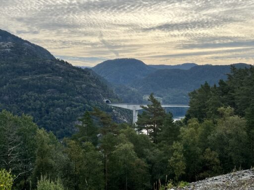 Brücke über den Sandsfjord