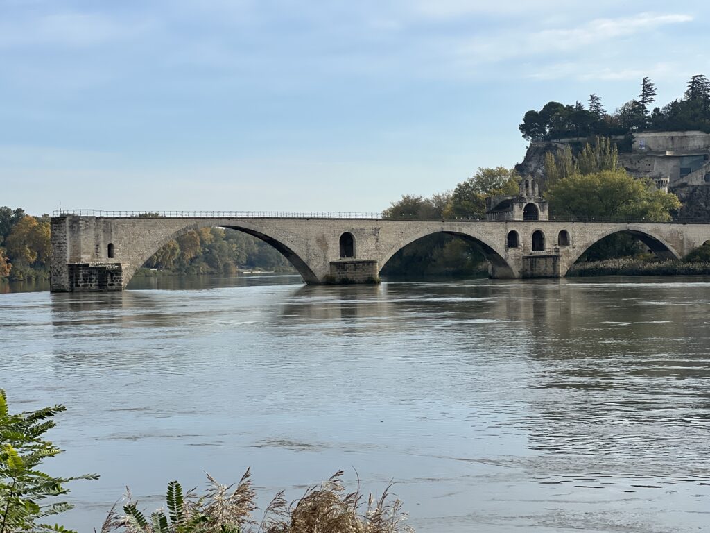 Pont Saint-Benezet, bekannt als Le Pont d'Avignon