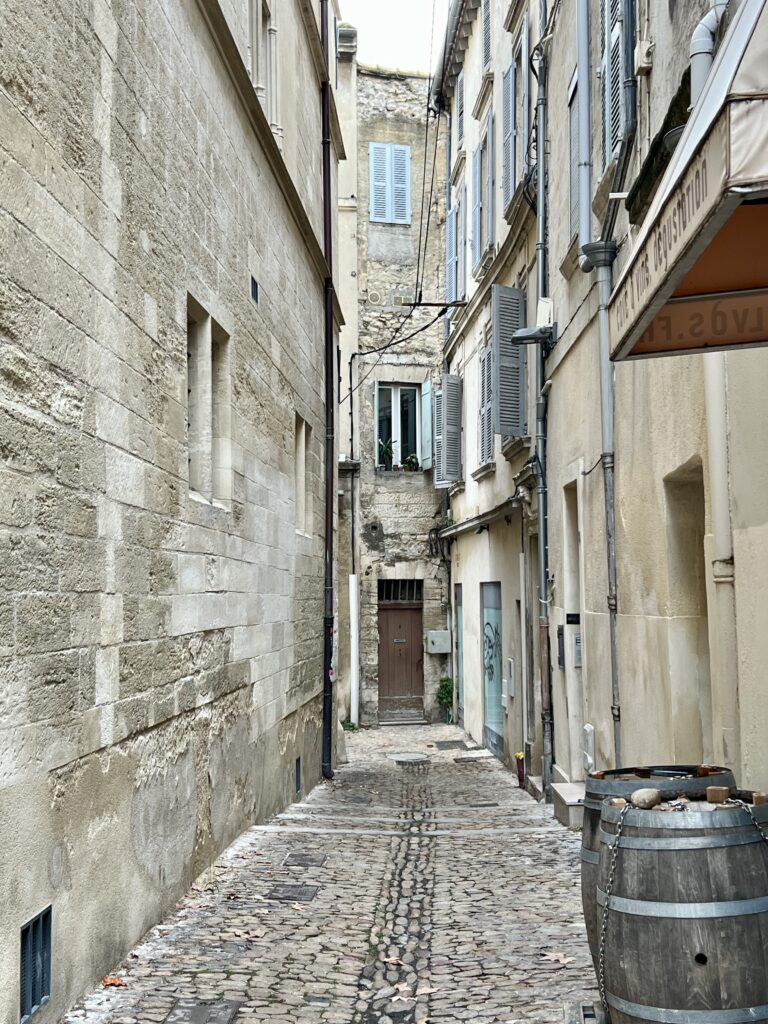 Spartanische Gasse in Avignon